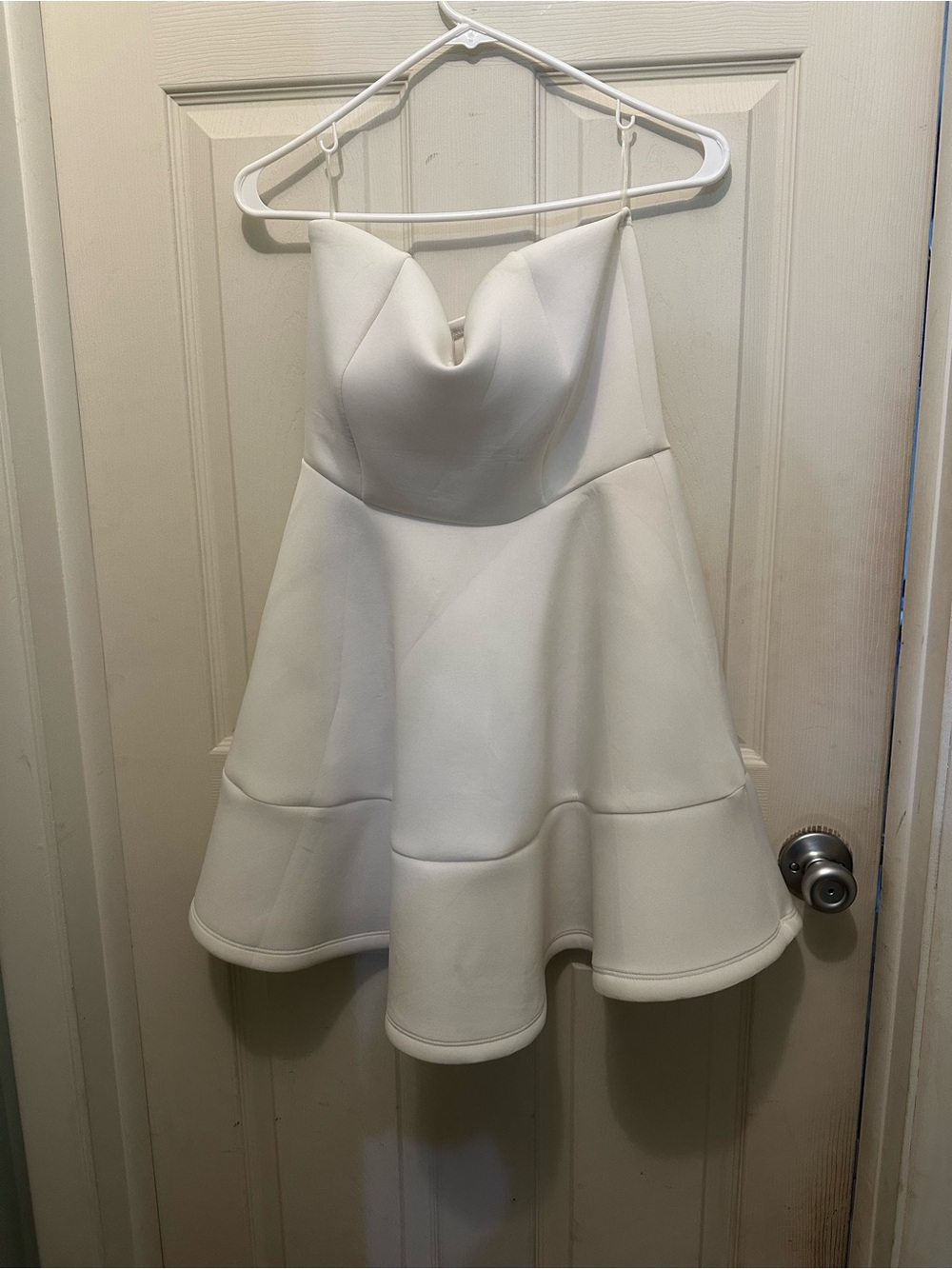 Windsor White Strapless Skater Dress with Sweetheart Bodice